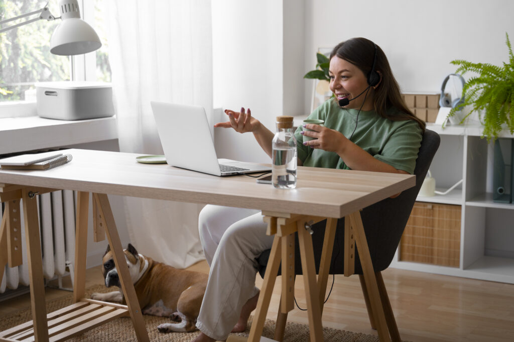 Pessoa em home office - Foto: Freepik