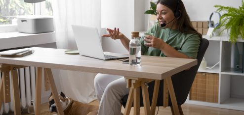 Pessoa em home office - Foto: Freepik